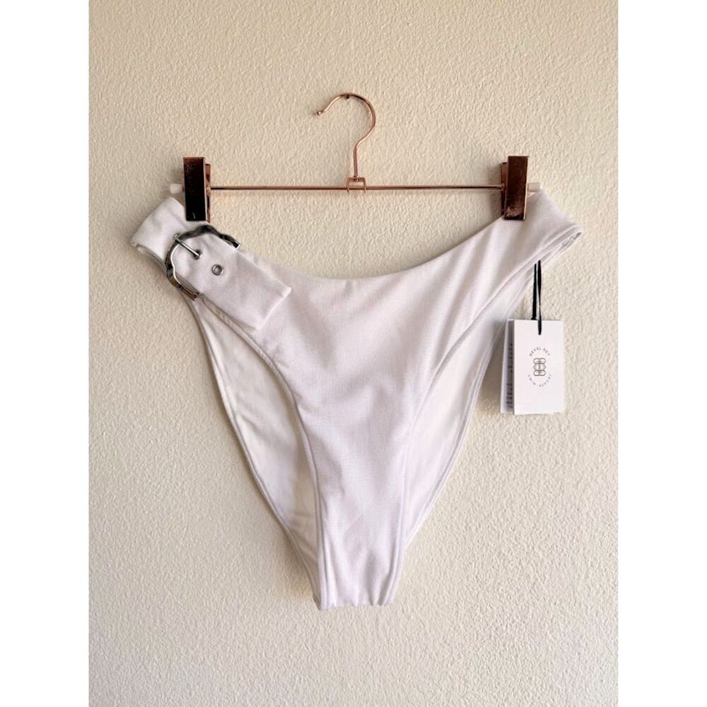 Revel Rey Hayes Bottom in Iridescent White Lurex with Silver Belt size L NWT